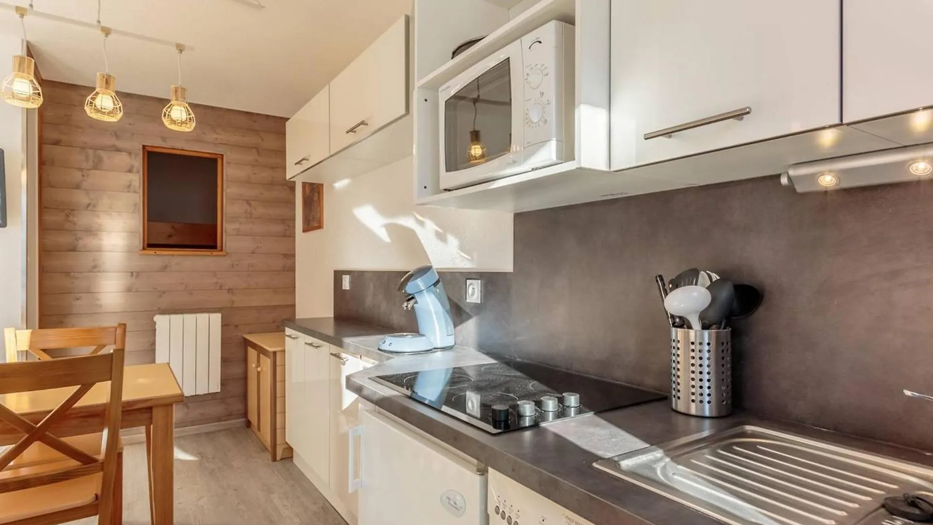 Apartment Charmant Appart. Skis Aux Pieds, Terrasse Sud, Central, 4 Pers, Tv, Parking, Casier A Ski - Fr-1-351-148 La Plagne-Tarentaise